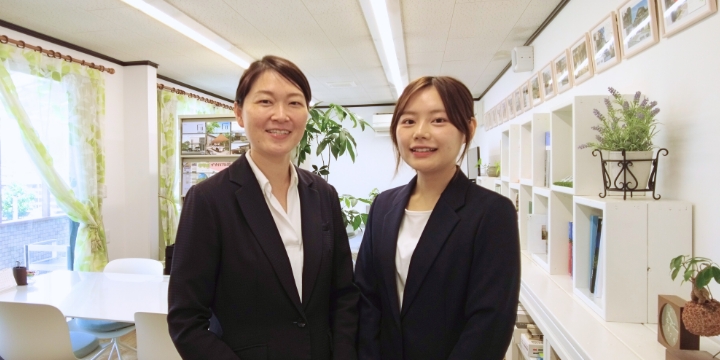 笑顔で迎える橘のスタッフ