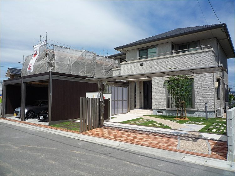 車庫と外構のバランスに注目!