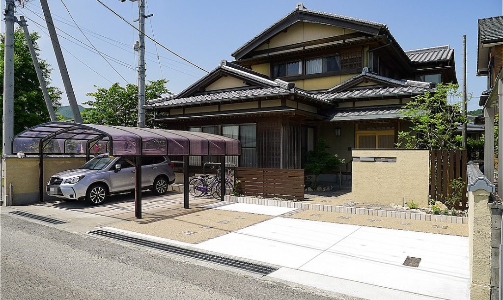 既存の家屋にあった和風モダンエクステリアへリフォーム。