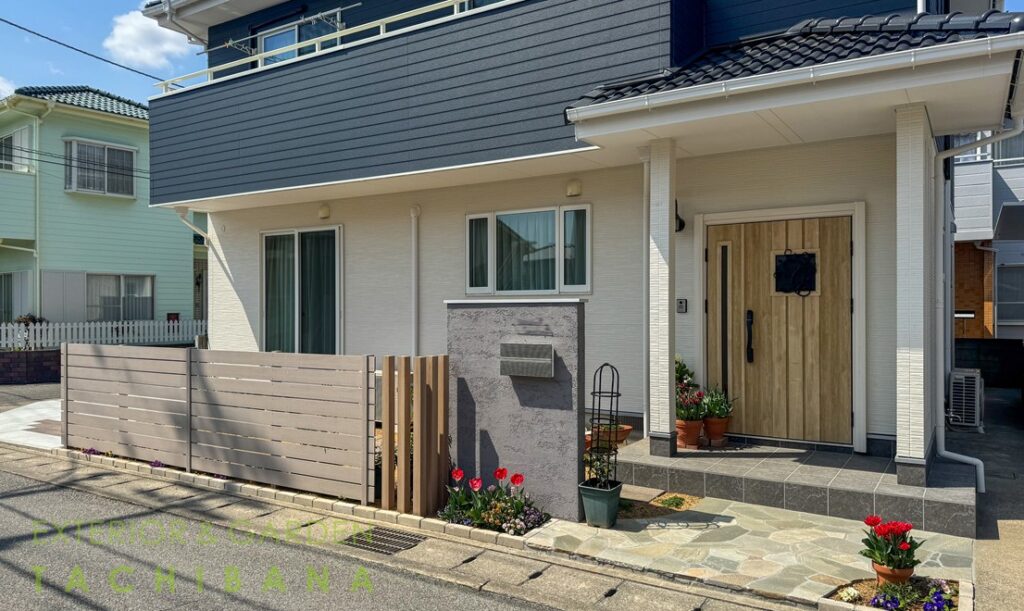 建物リフォームにあわせて大人かわいいエクステリアに