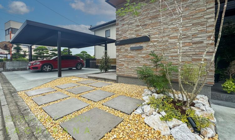 植栽がはえるモダン外構