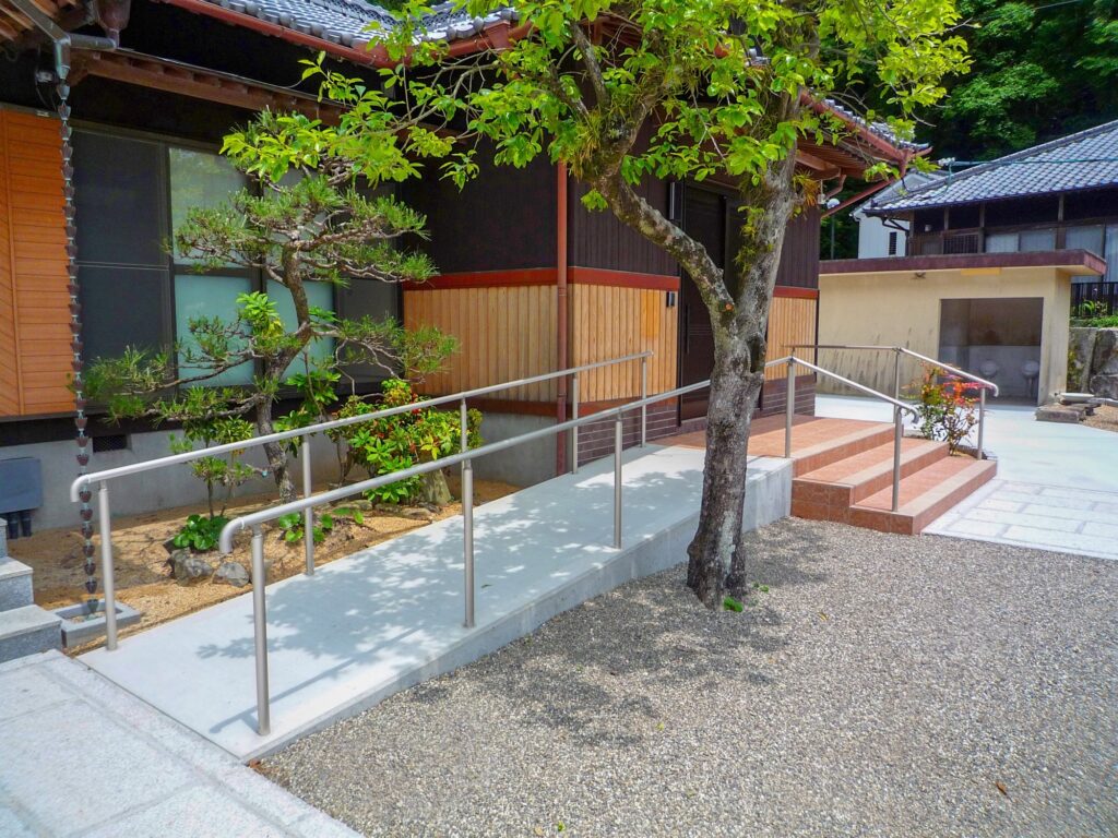 暮らしやすさを高める外構リフォーム｜バリアフリーの工夫